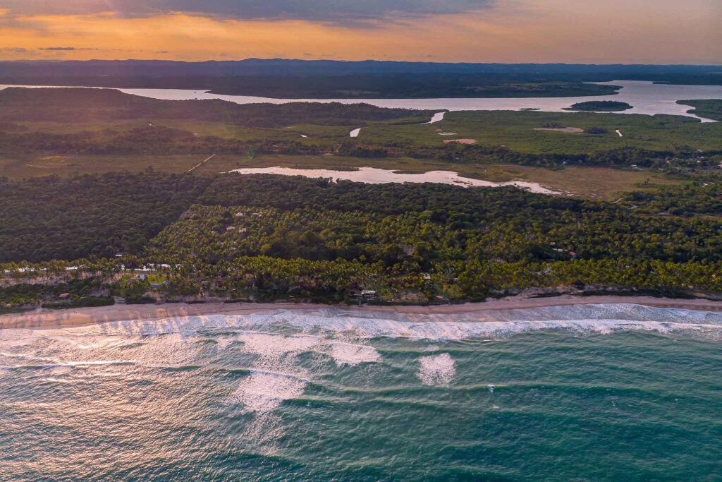Praia na Península de Maraú